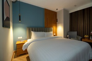 Deluxe Double Room | Minibar, laptop workspace, blackout drapes, soundproofing - Hotel One Tower Gulberg (Lahore)