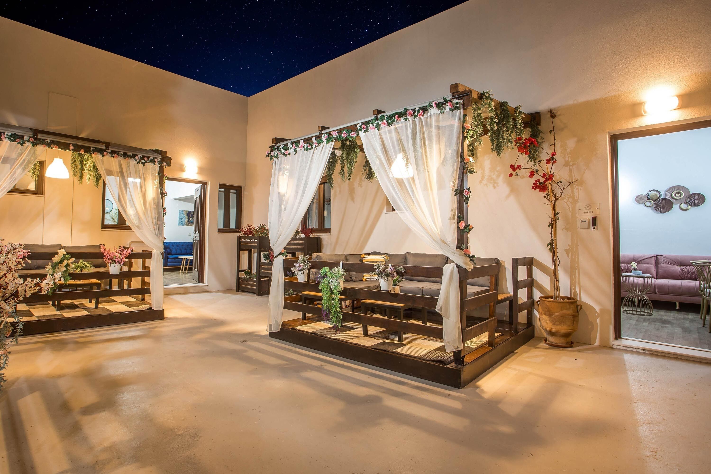 Bliss Luxury Suites - Earth