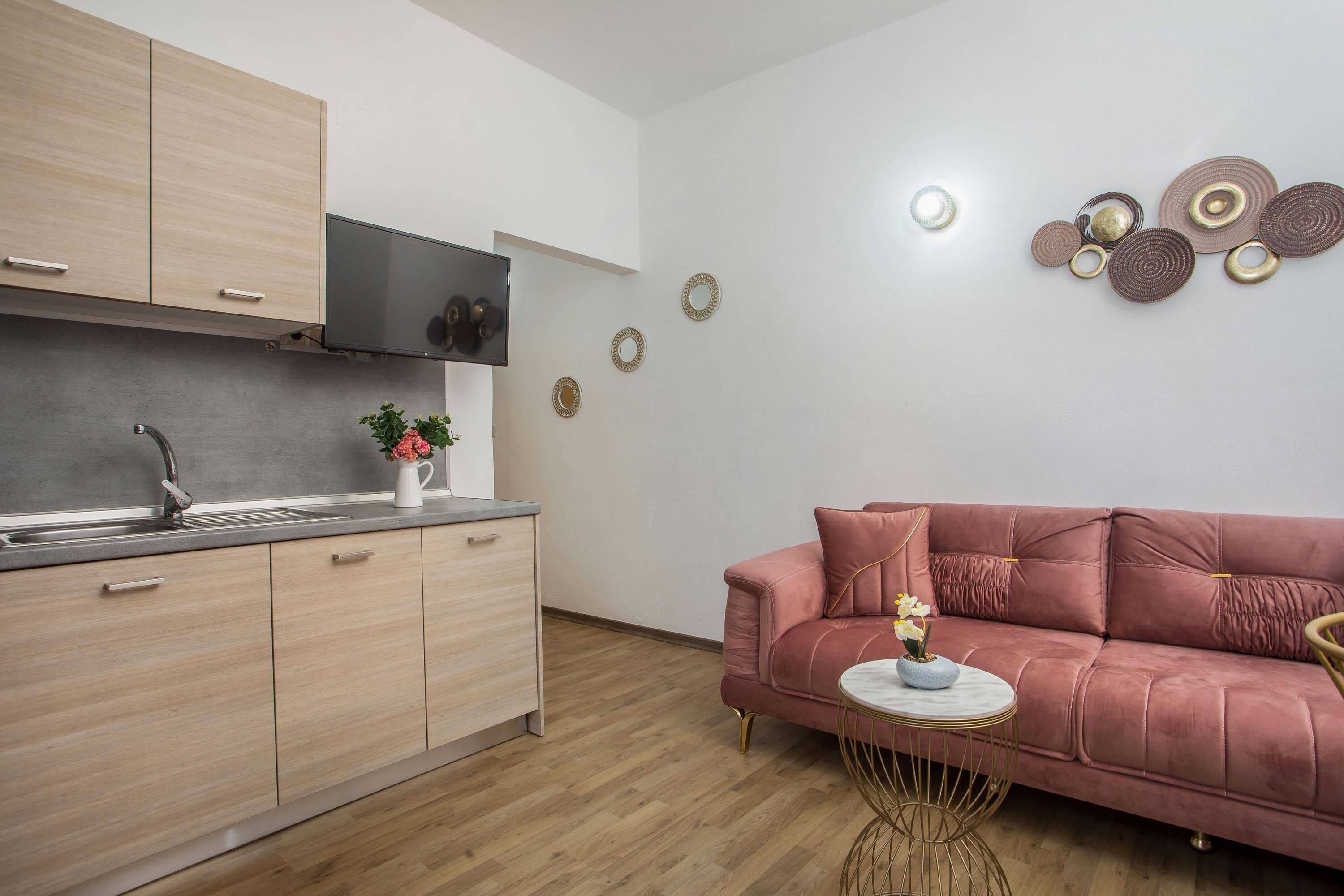 Bliss Luxury Suites - Earth