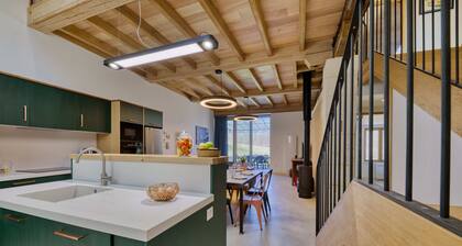 Maison de charme 3* pr 8 pers, avec piscine, rénovée, BrantÎme en Périgord Vert