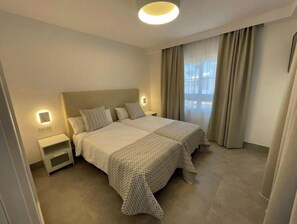 2 slaapkamers, een strijkplank/strijkijzer, wifi, beddengoed