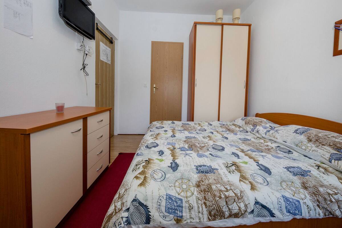 Studio (Studio Apartment) | Living room | TV