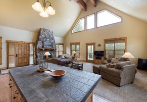 Casa, 3 habitaciones | Restaurantes