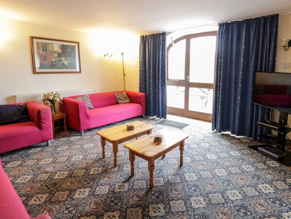 Cottage | Living room | DVD player