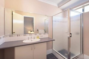 Badewanne, Haartrockner