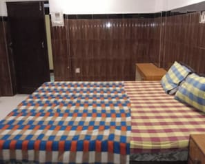 Free WiFi, bed sheets