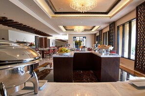 Daily buffet breakfast (AED 75 per person) - Carlton Dubai Creek Hotel (Dubai)