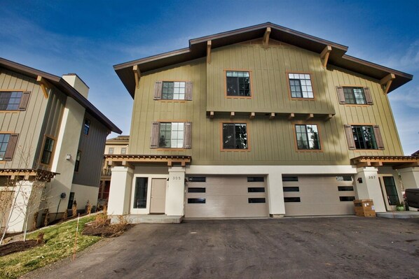 บริเวณภายนอก