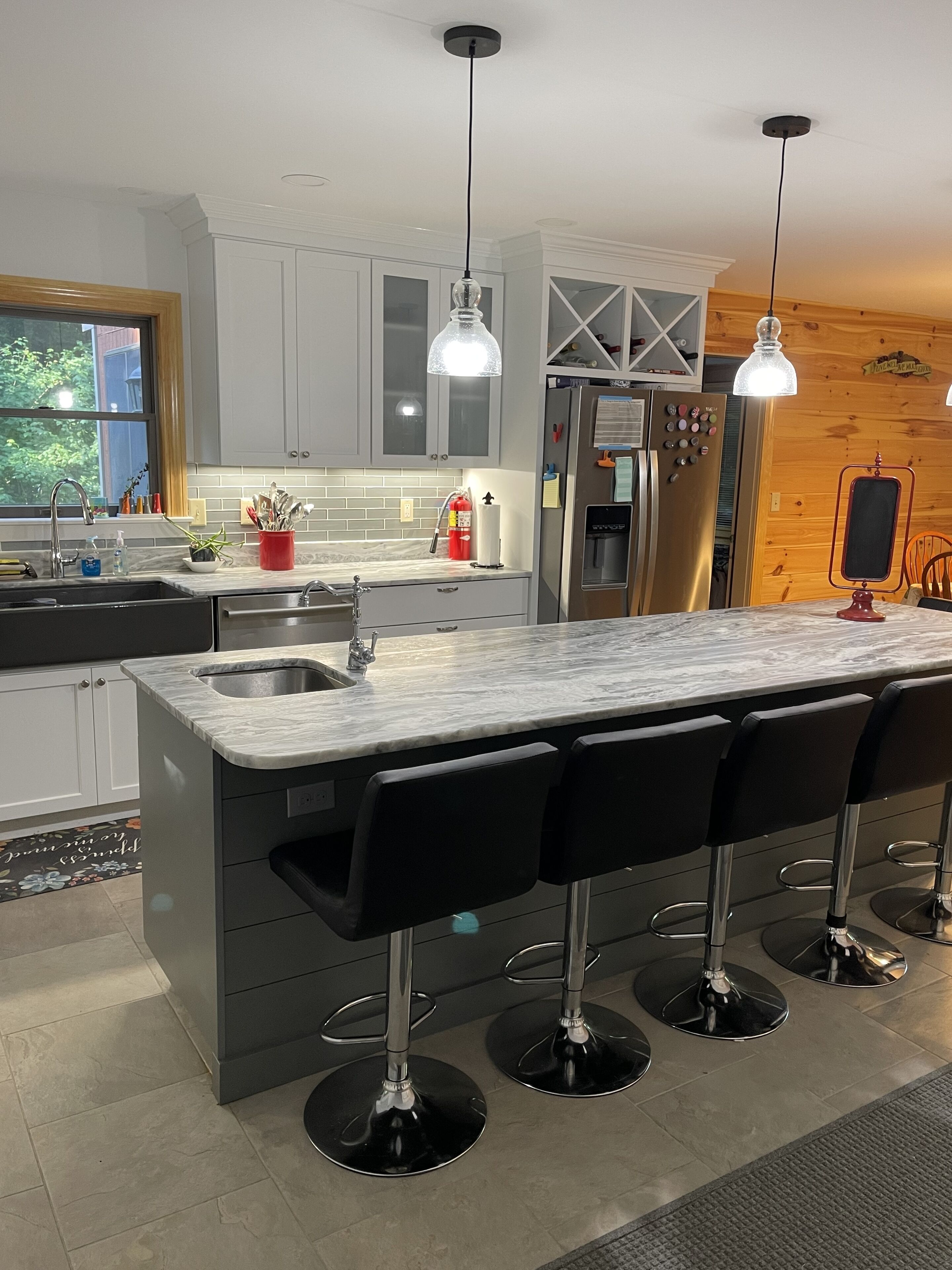 Beautiful Home on Crystal Lake; Perfect for Families & Groups