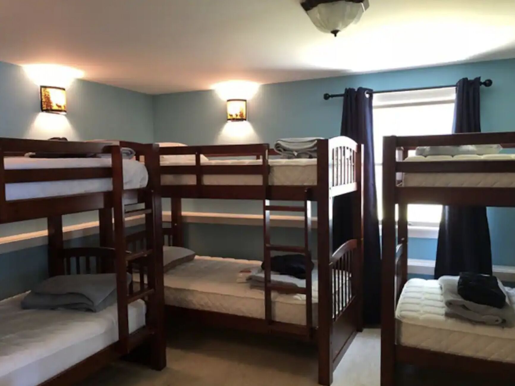 Beautiful Home on Crystal Lake; Perfect for Families & Groups