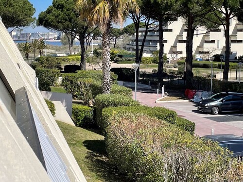 Studio climatisé 4 pers avec piscine et parking à Port Camargue