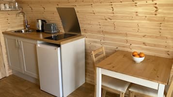 Ferienhütte | Eigene Küche | Kühlschrank, Mikrowelle, Herdplatte, Wasserkocher