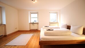 3 bedrooms, free WiFi, bed sheets