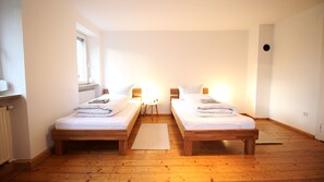 3 bedrooms, free WiFi, bed sheets