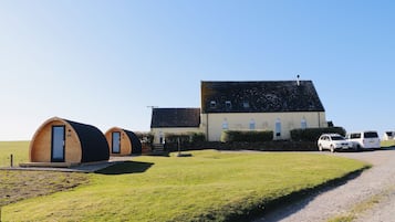 Cabin | Exterior