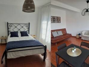 1 makuuhuone, ilmainen Wi-Fi, vuodevaatteet