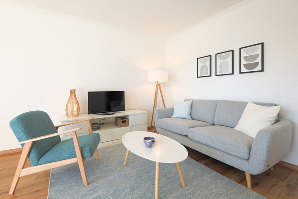 Fernseher, Stereoanlage