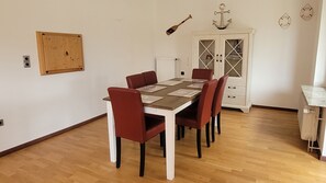 Dining - 100 m to the dike Dogs welcome (Norden)