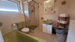 Bathtub - 100 m to the dike Dogs welcome (Norden)
