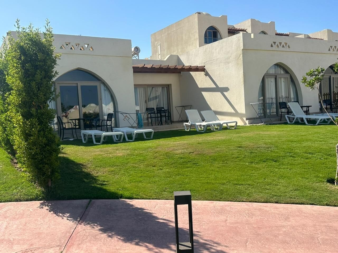 Free minibar, desk, free cribs/infant beds, free rollaway beds