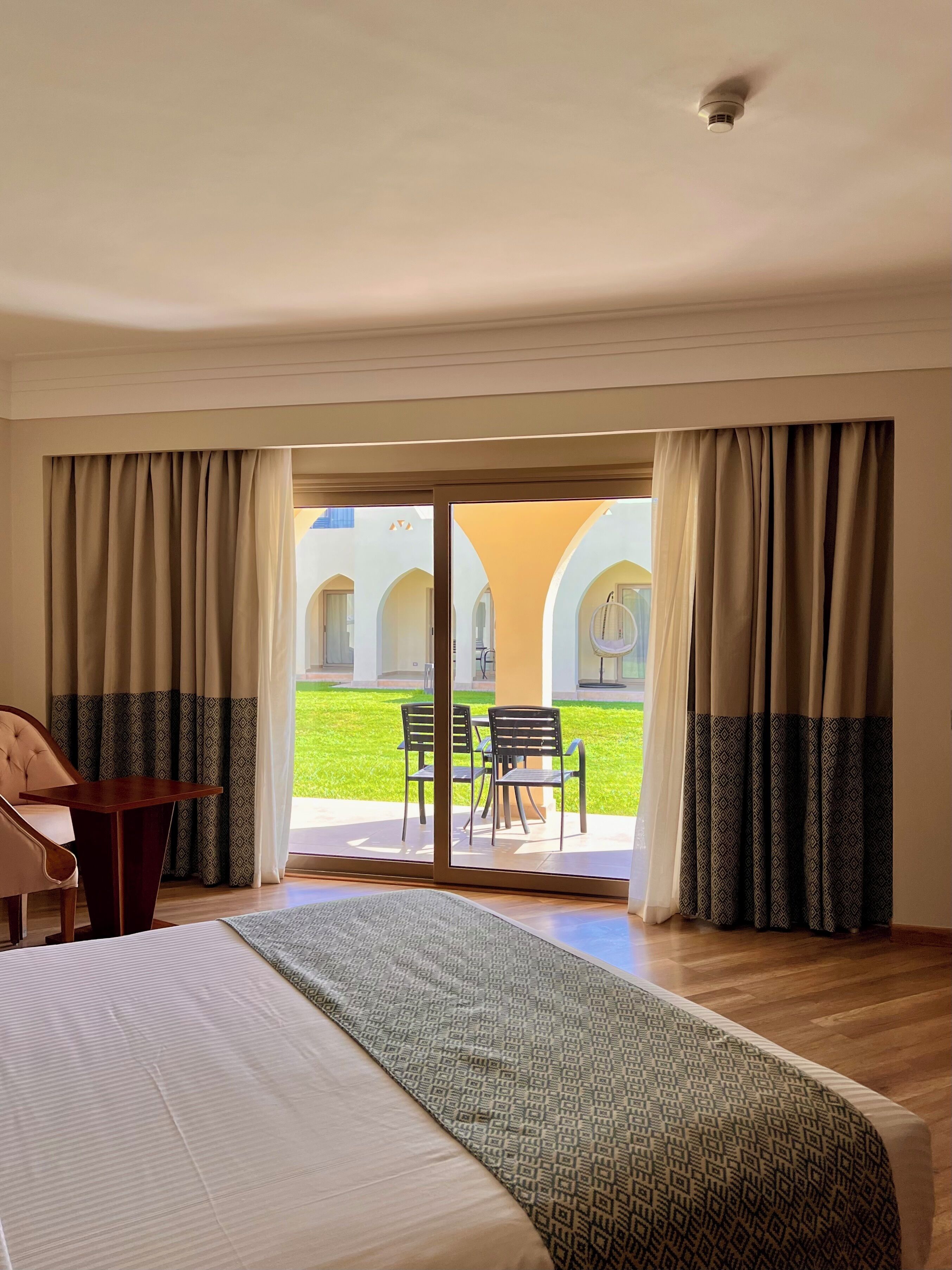 Lagoon Suite Garden View | Free minibar, desk, free cribs/infant beds, free rollaway beds