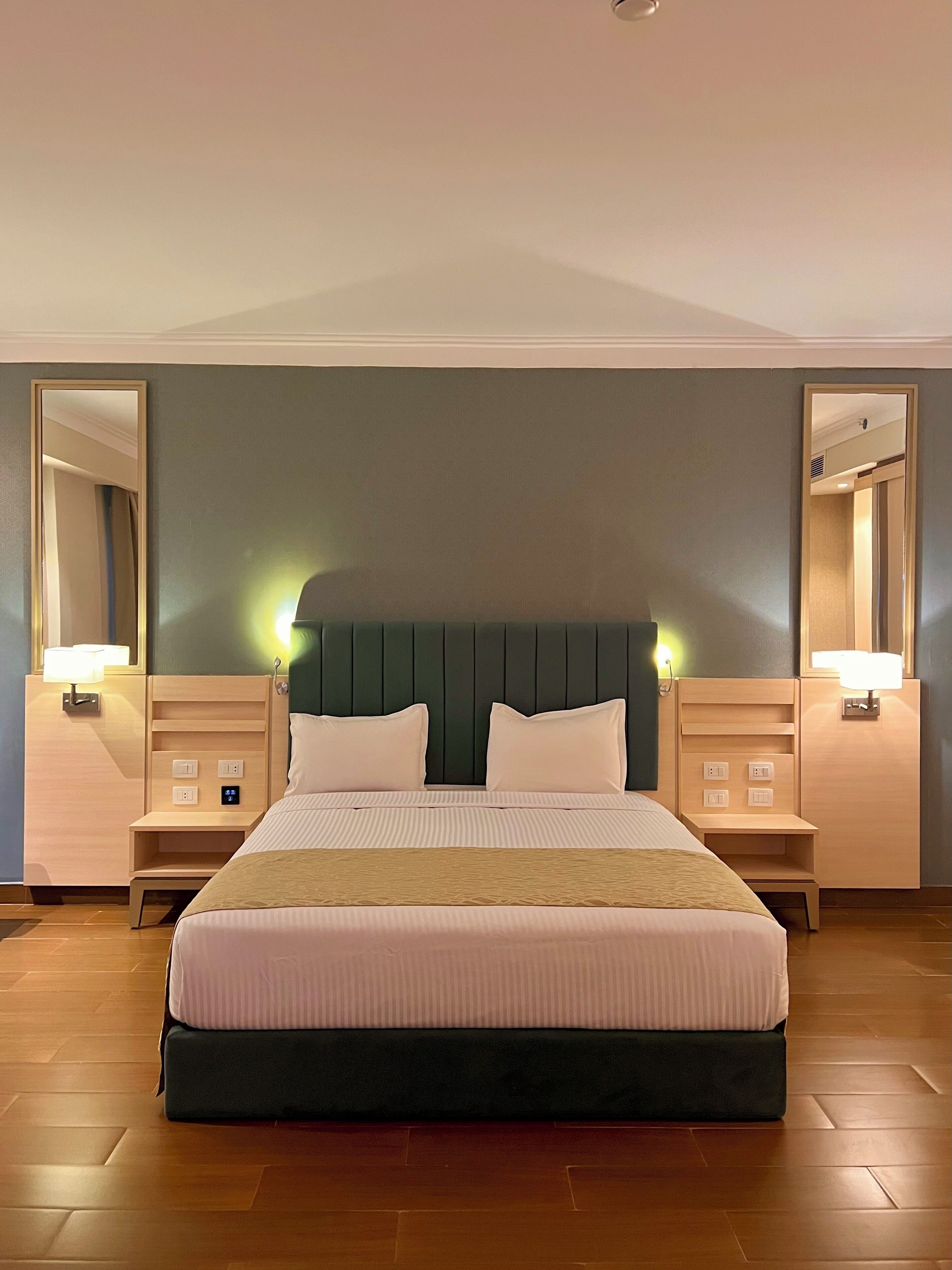 Kostenlose Minibar, Schreibtisch, kostenlose Babybetten