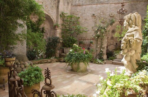 MarcheAmore - Palazzo Vinci Gigliucci - Noble Apartments In City Center