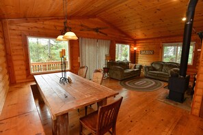 House, 3 Bedrooms | Dining room