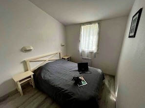 3 bedrooms, free WiFi, bed sheets - House for 2 to 6 people 3 rooms in residence with swimming pools (Dolus-d'Ol éron)