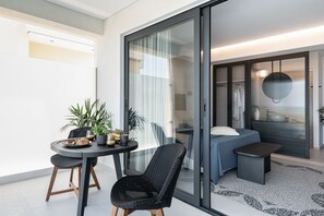 Luxury-Studiosuite, 1 King-Bett, eigener Pool, Meerblick | Terrasse/Patio