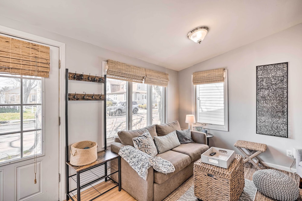 Bright Belmar Cottage < Half Mi to Boardwalk!