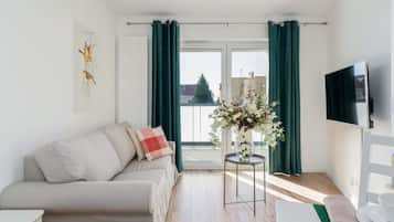 Una televisión, una oficina