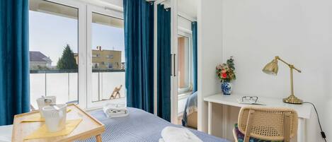 1 chambre, bureau, fer et planche à repasser, Wi-Fi