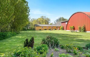 Property grounds - Pet friendly apartment in Strynø (Strynø)