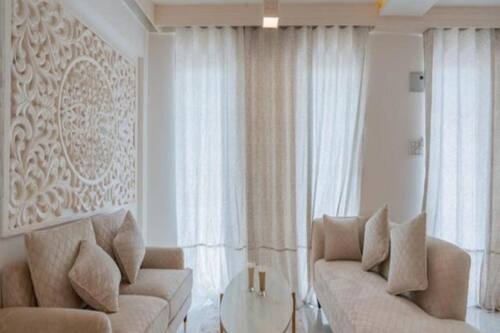 Presidential-Suite, Meerblick (Queen, Corridor) | Wohnbereich | LED-Fernseher