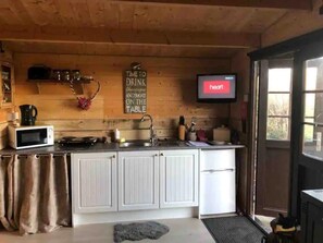 Frigorífic, microones, bullidora elèctrica i torradora