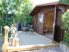 Terrace/patio - Private Quiet Cabin, overlooking Paddocks Vineyards and Pine Forest (East Sussex)
