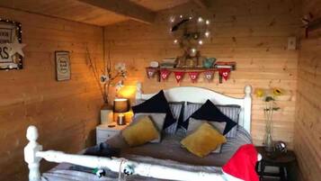 1 makuuhuone, silitysrauta/-lauta, ilmainen Wi-Fi, vuodevaatteet