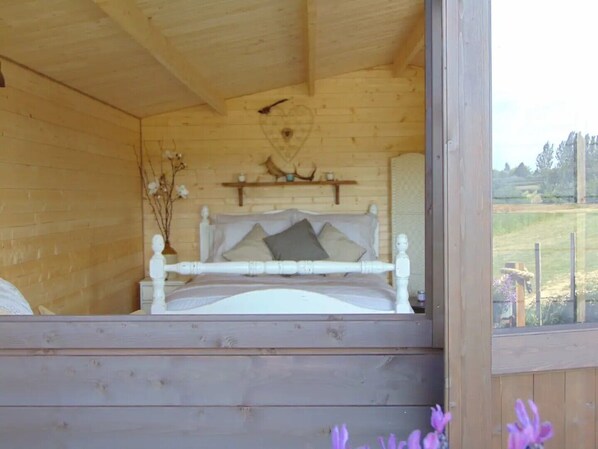 1 dormitori, planxa i posts de planxar, wifi gratuïta i roba de llit