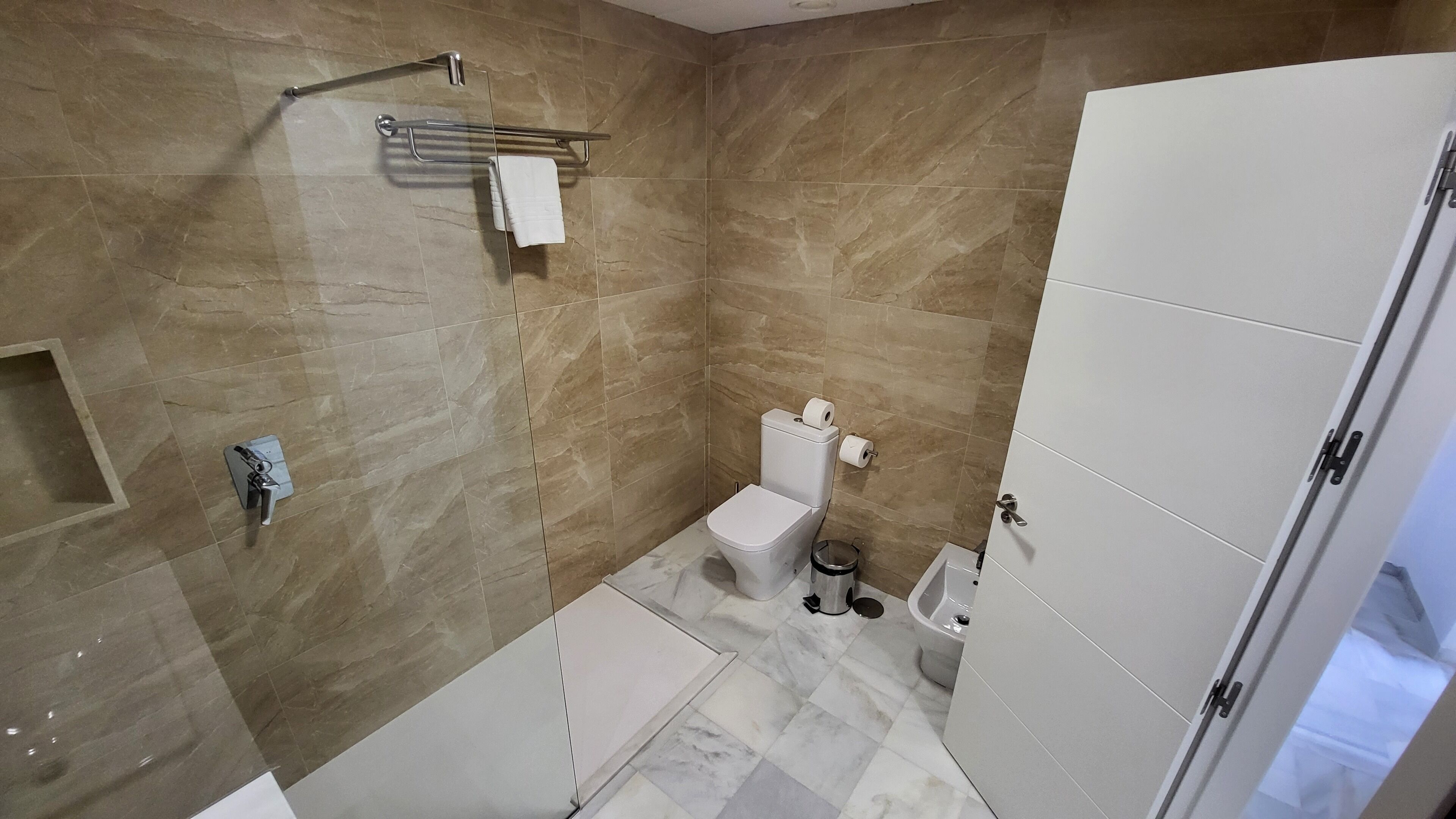 comfort double or twin room | bathroom | shower, rainfall showerhead, free toiletries, hair dryer