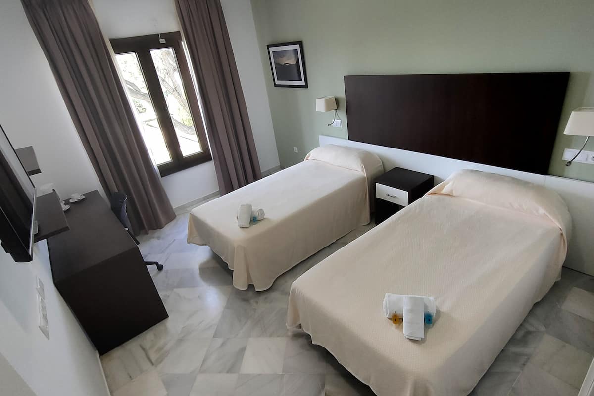 family quadruple room | minibar, individually decorated, individually furnished, desk