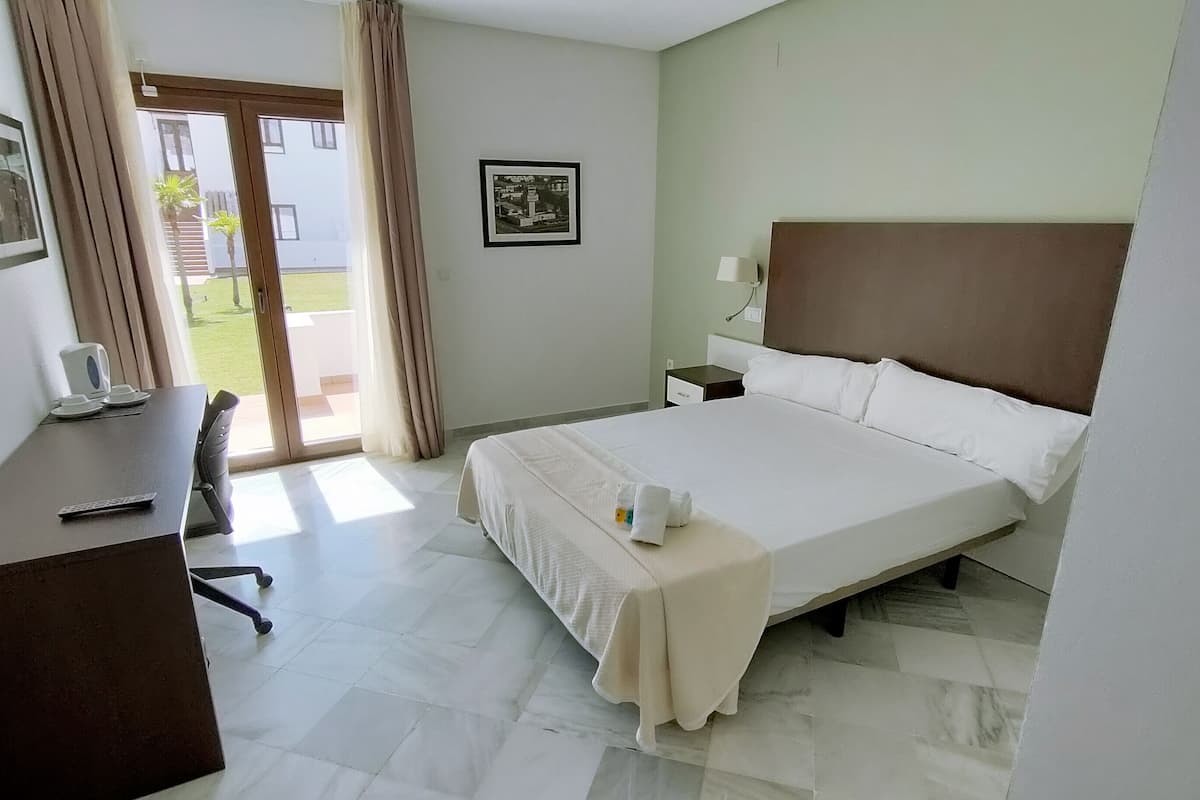 comfort double or twin room | minibar, individually decorated, individually furnished, desk