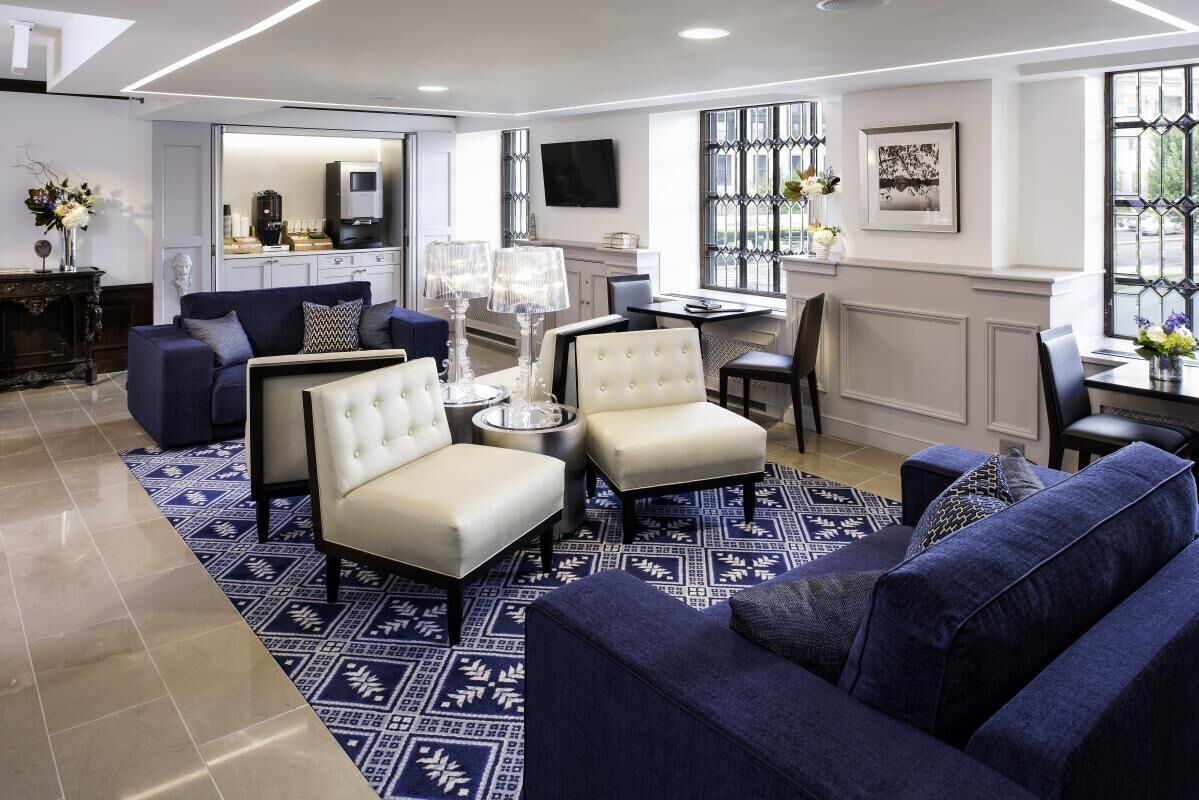 In the Heart of Capitol Hill! Close to Smithsonian National Air and Space Museum