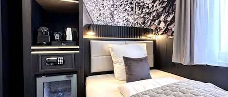 Panorama eenpersoonskamer, uitzicht op rivier | 1 slaapkamer, luxe beddengoed, een kluis op de kamer