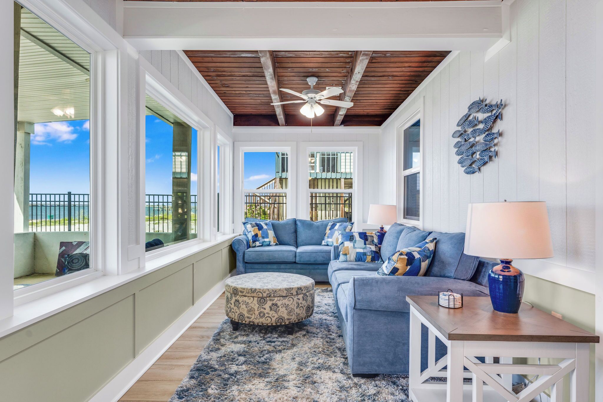 Taulutelevisio, DVD-soitin, stereot