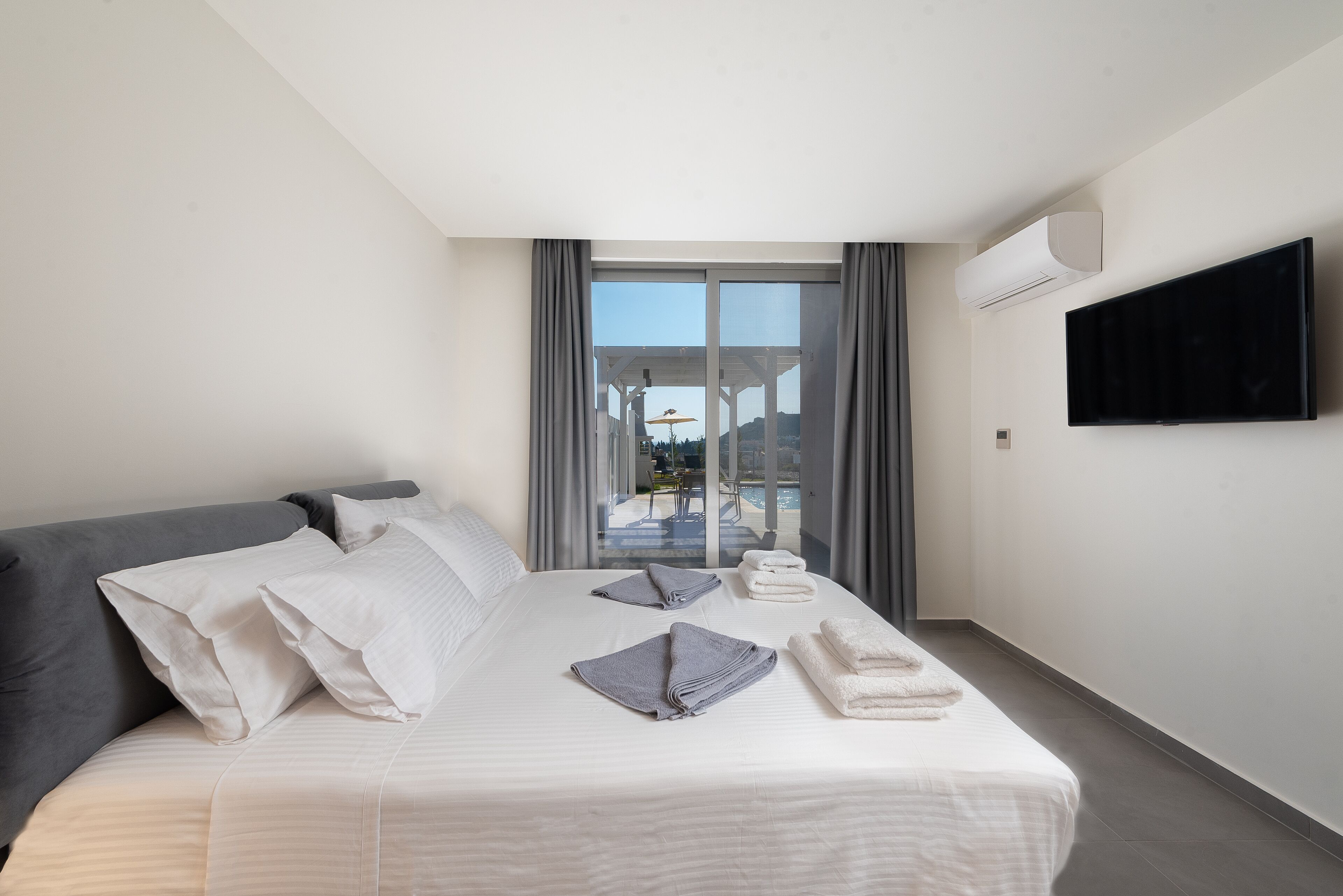 Pantheon Luxury Villas  - Villa Apollonas