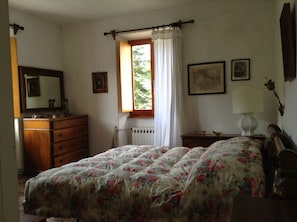 3 bedrooms, iron/ironing board