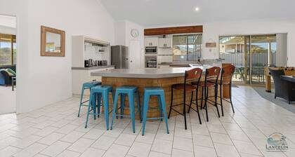 White Sands - Located just 300m from Lancelin’s beautiful Back Beach.