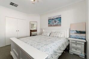 4 bedrooms, free WiFi