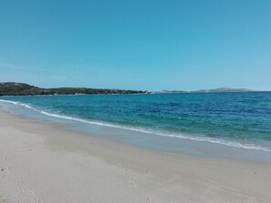 Una playa cerca